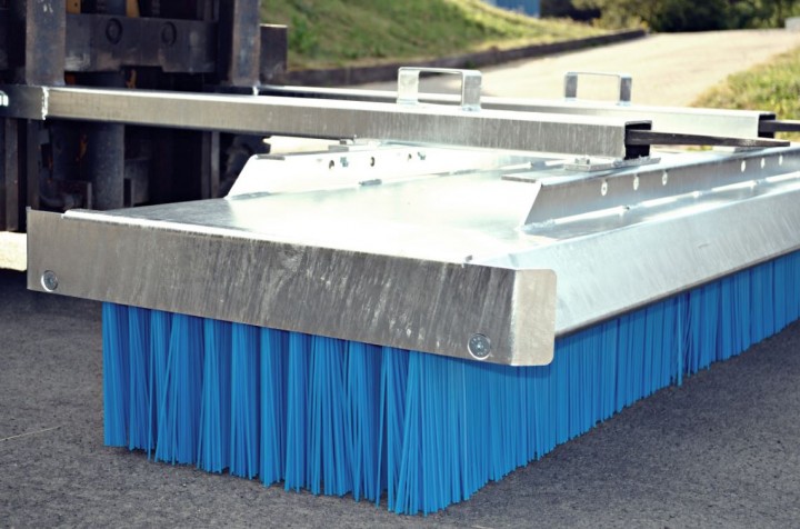 Kehrbesen für die Aufnahme mit Gabelzinken