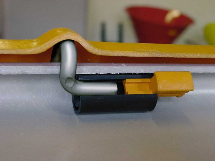 Deckel ohne Werkzeug abnehmbar